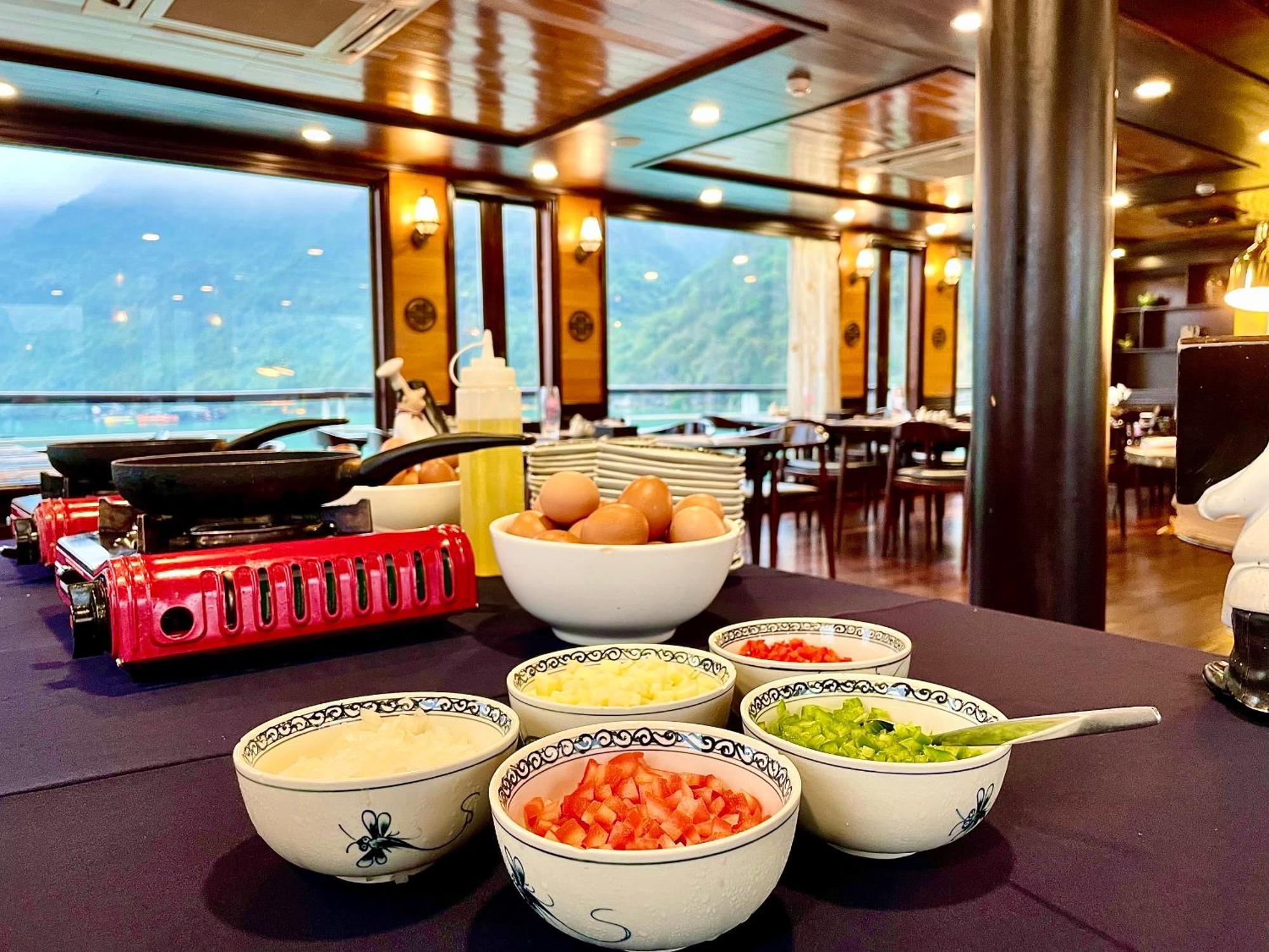 V'Spirit Cruise Hotell Ha Long Eksteriør bilde