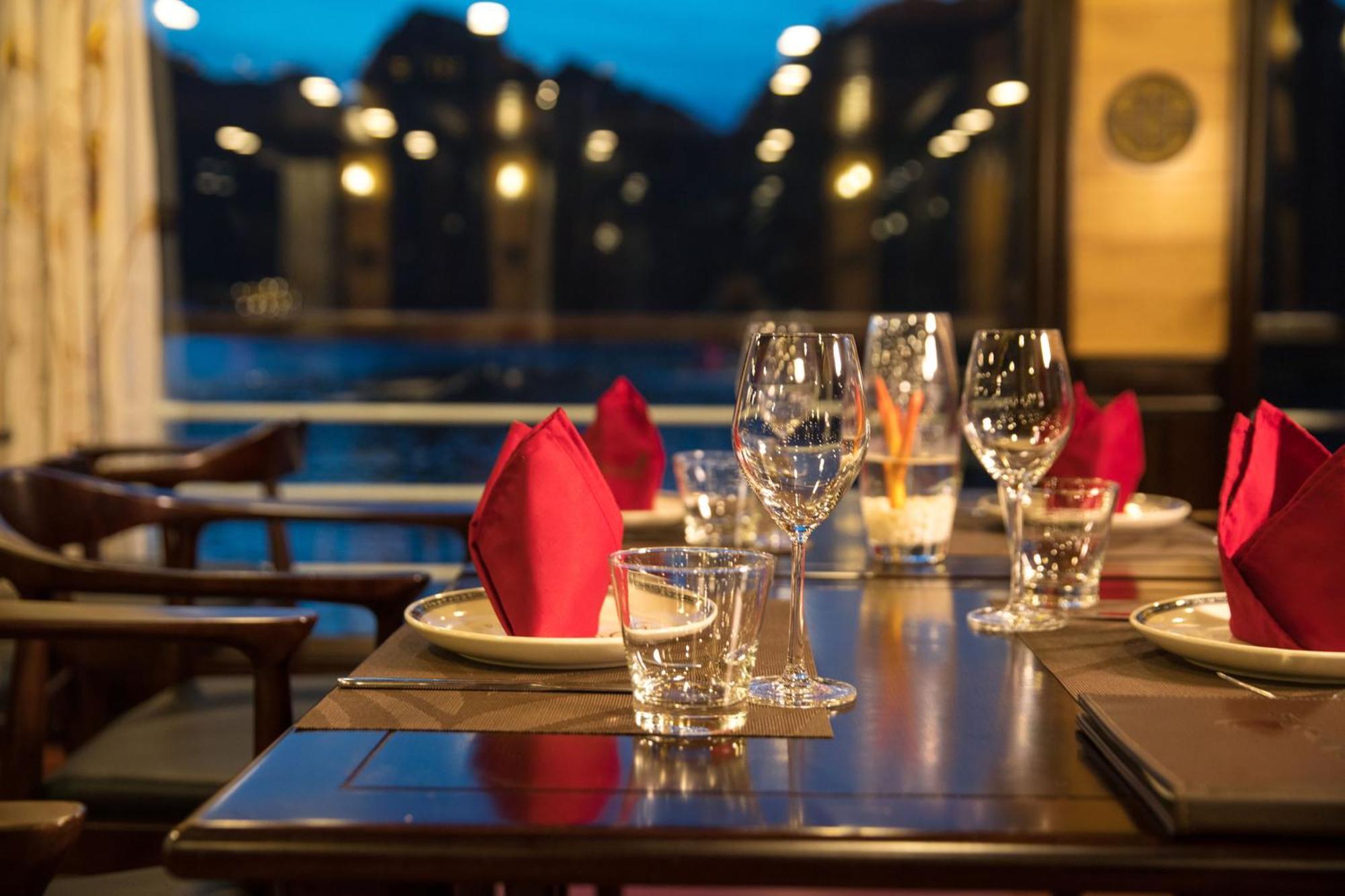 V'Spirit Cruise Hotell Ha Long Eksteriør bilde